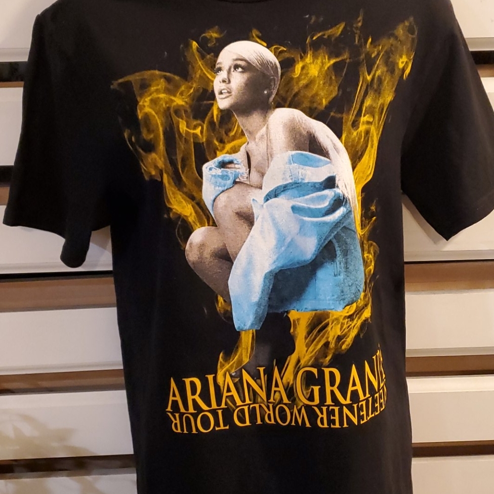 SUNA tshirt.    #1771